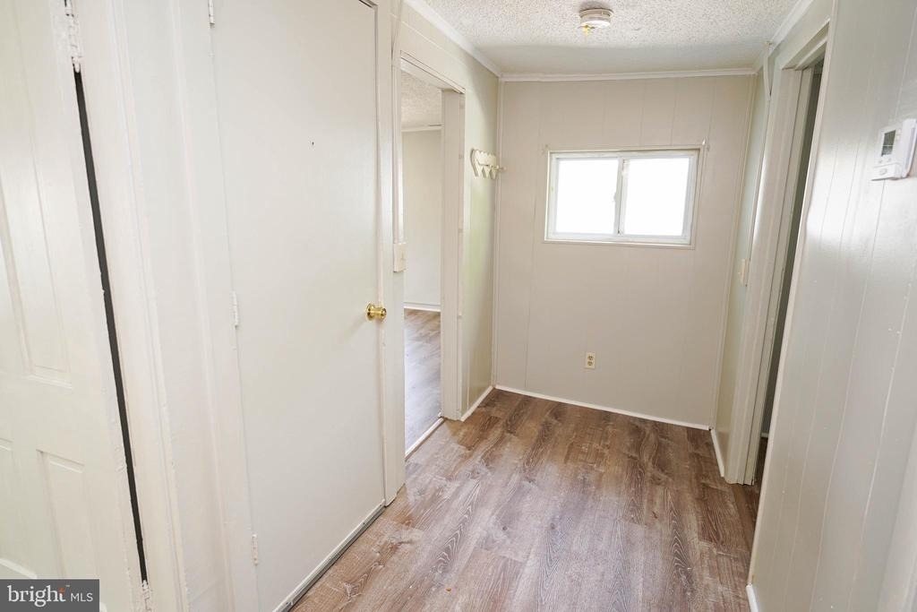 202 E Grove Street - Photo 10