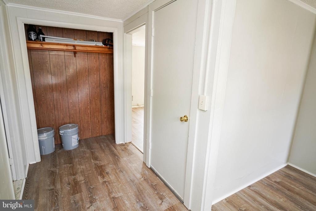 202 E Grove Street - Photo 8