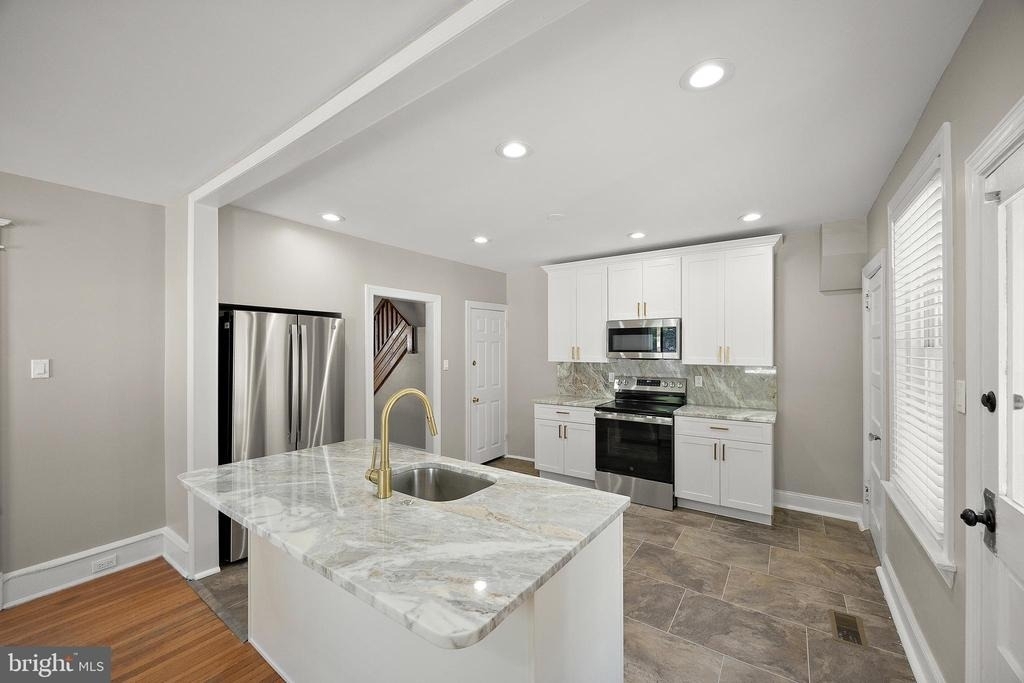 1618 W 14th - Photo 6