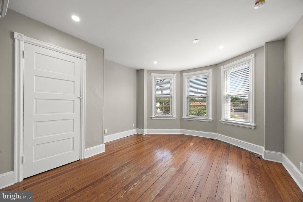 1618 W 14th - Photo 10