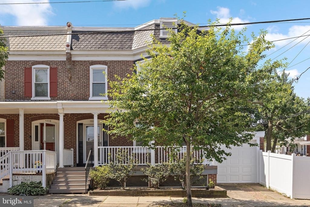1618 W 14th - Photo 1