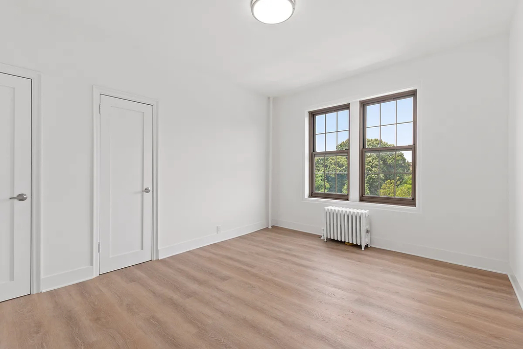 1100 Grand Concourse - Photo 4