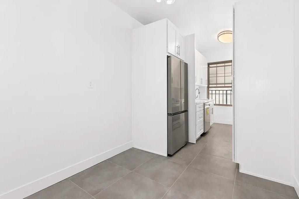 1100 Grand Concourse - Photo 2