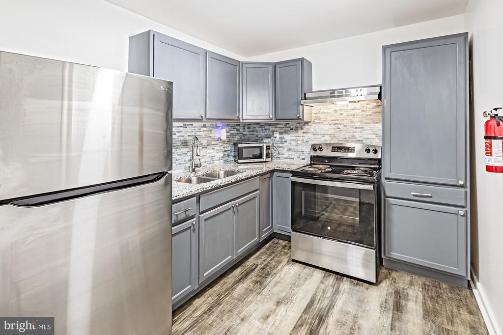 603 W 4th Street - Photo 2