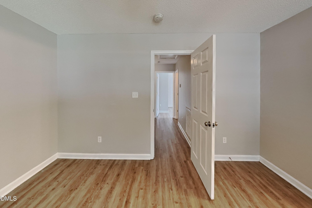 2112 Mckinnon Drive - Photo 6