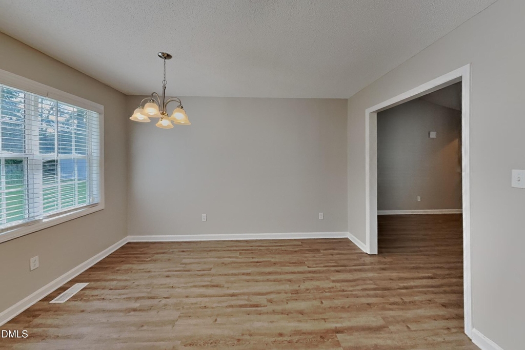 2112 Mckinnon Drive - Photo 3