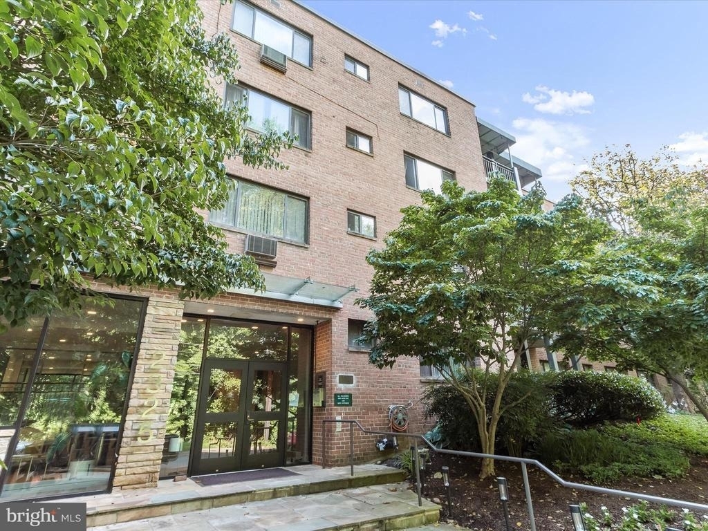 2325 42nd Street Nw - Photo 23