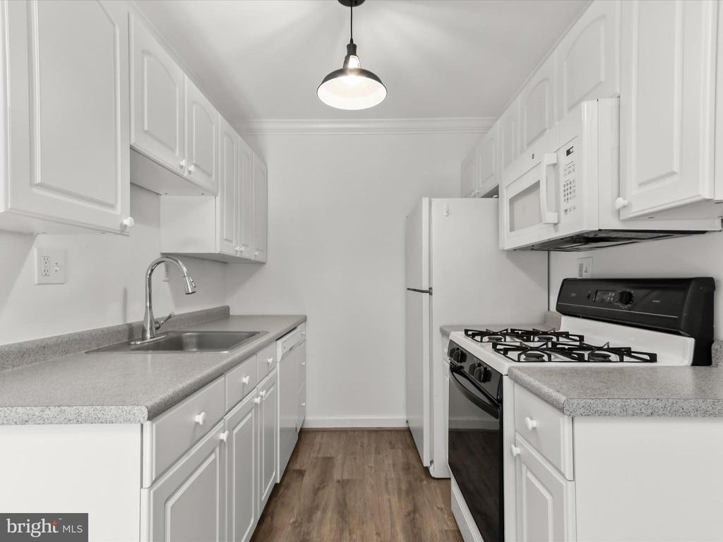 2325 42nd Street Nw - Photo 13