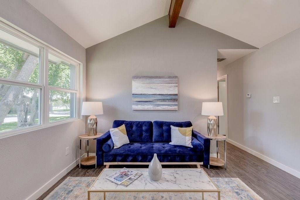 1512 Luray Dr - Photo 3