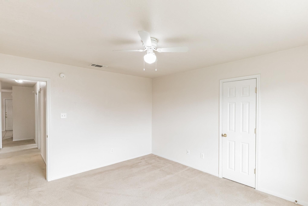 319 Cedar Ridge Dr - Photo 23