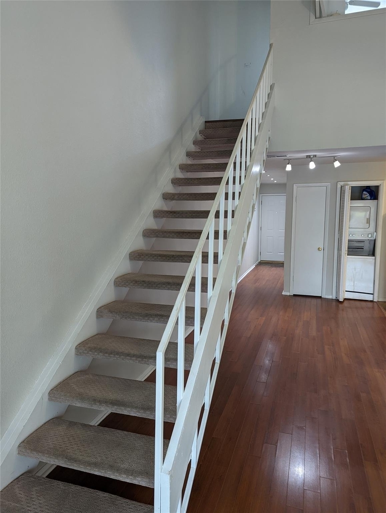 1818 S Lakeshore Blvd - Photo 7