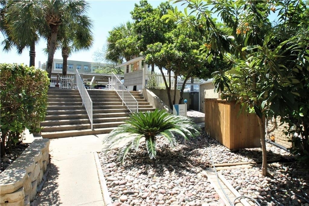 1818 S Lakeshore Blvd - Photo 26