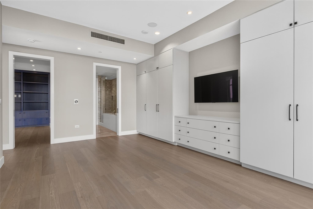 200 Congress Ave - Photo 24