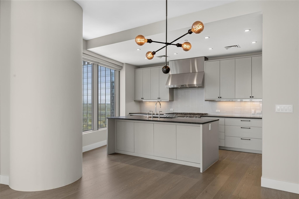 200 Congress Ave - Photo 7