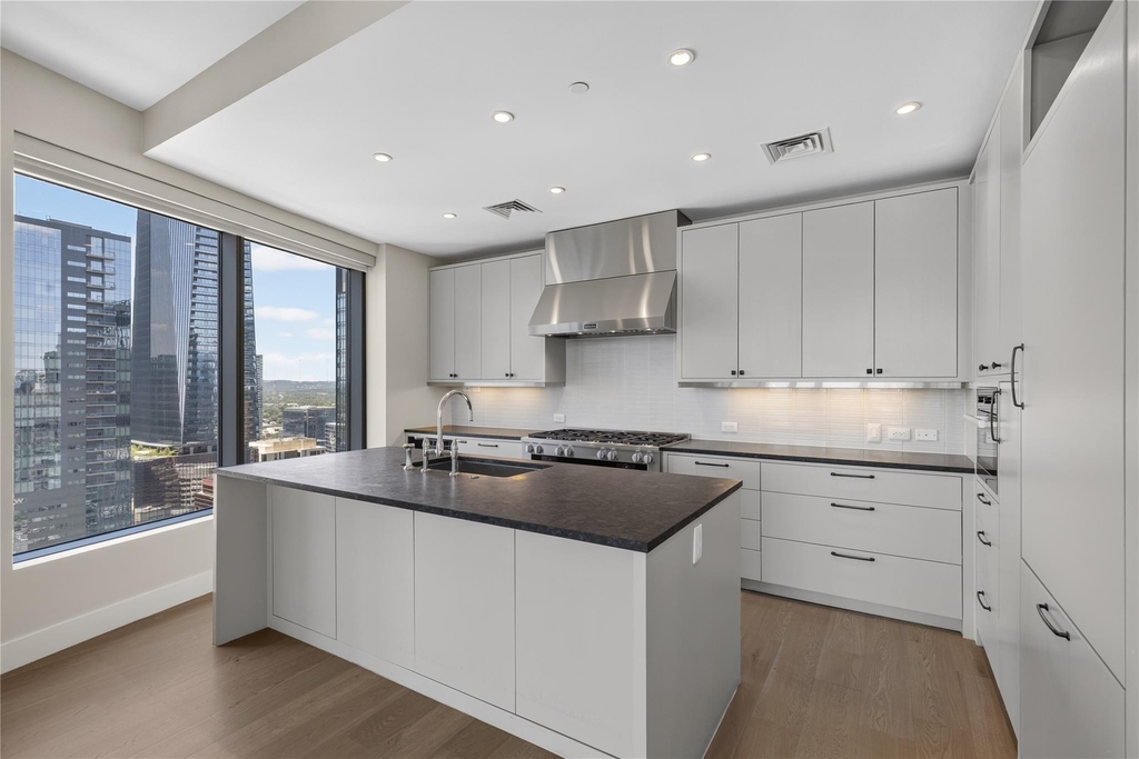 200 Congress Ave - Photo 8