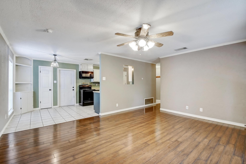 3429 Harvest Dr - Photo 3