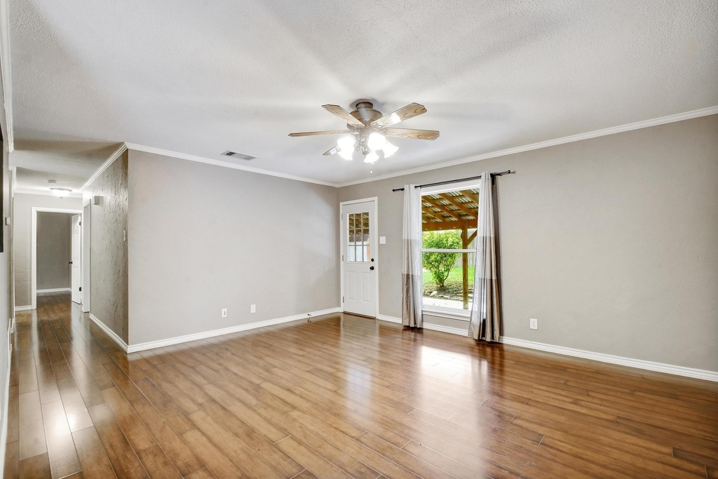 3429 Harvest Dr - Photo 2