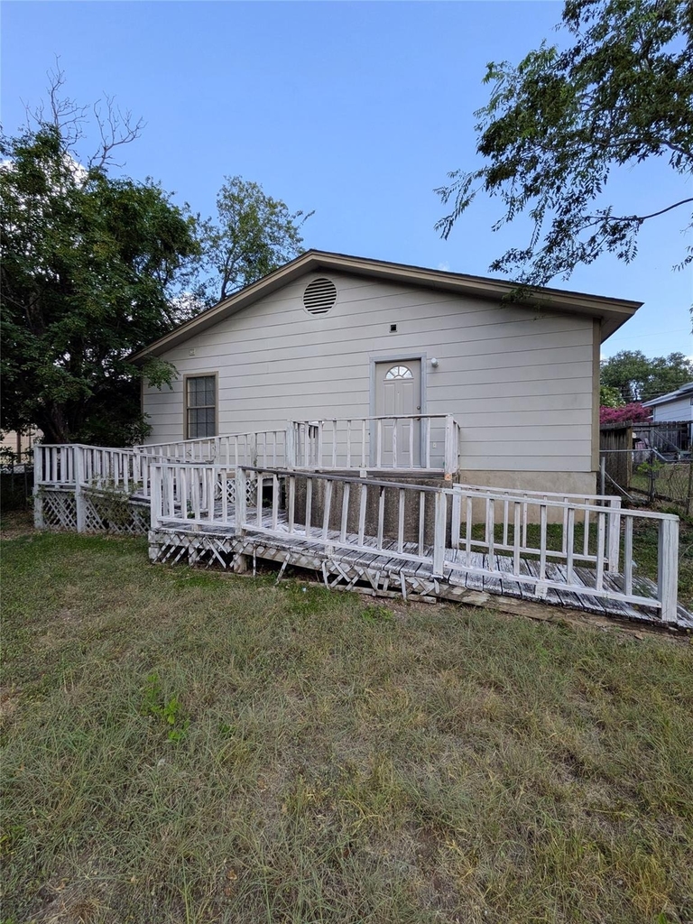 1507 Earle St - Photo 16