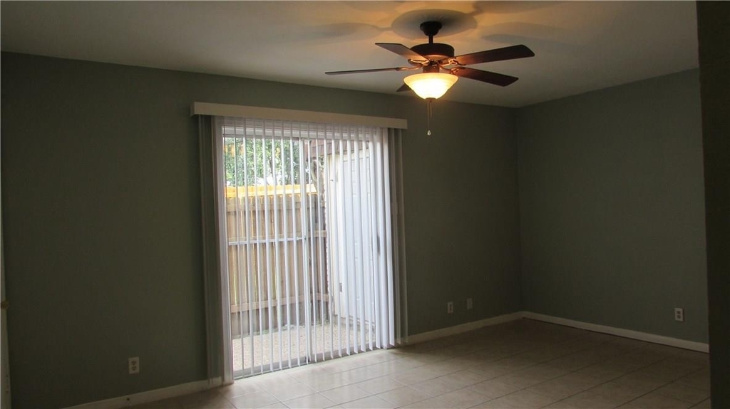 2208 Mission Hill Dr - Photo 4