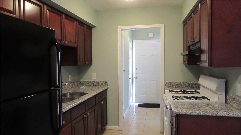2208 Mission Hill Dr - Photo 0