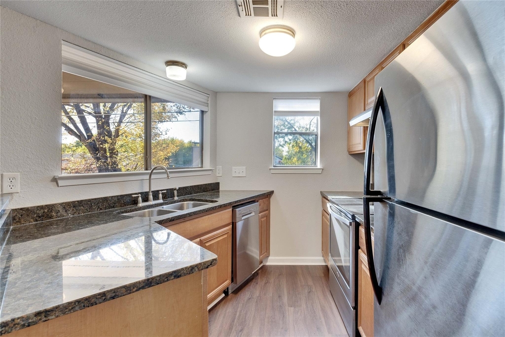 2500 Burleson Rd - Photo 7
