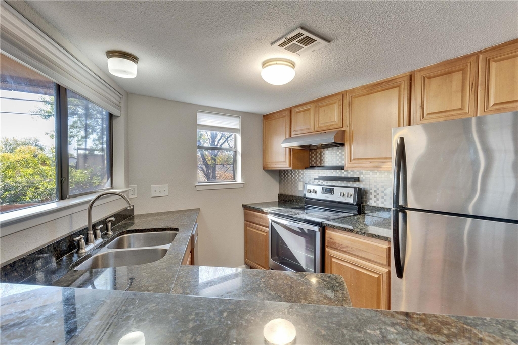 2500 Burleson Rd - Photo 4