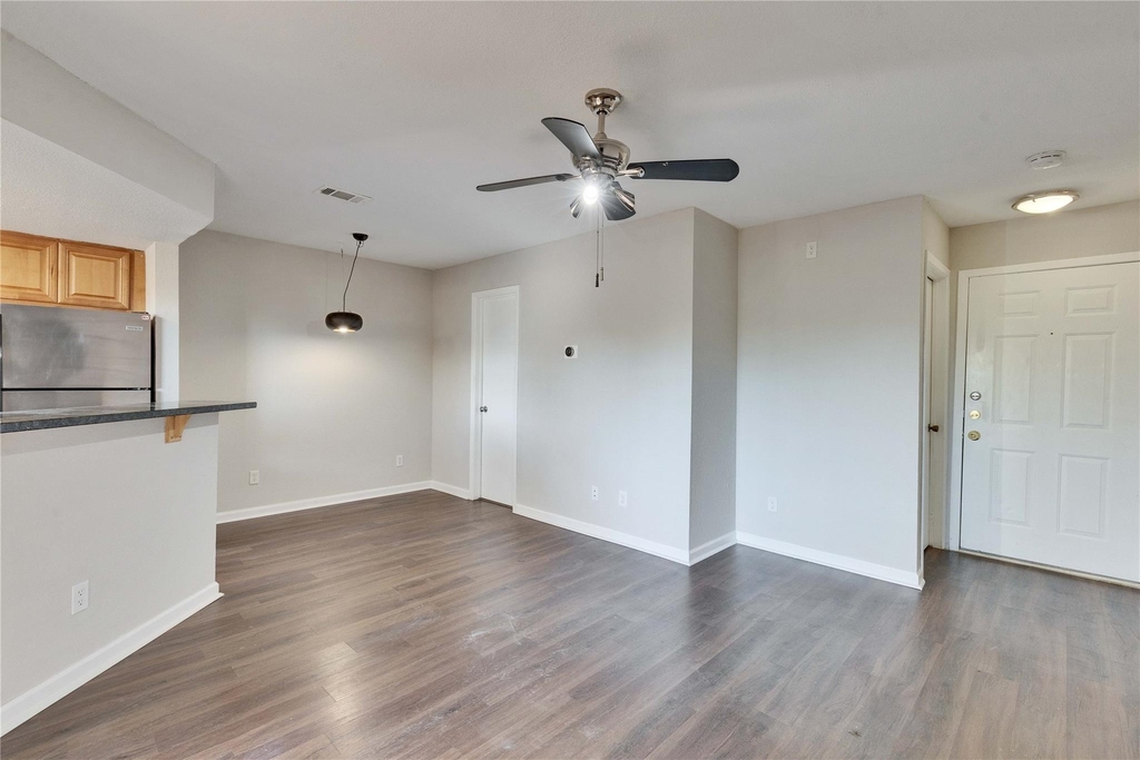 2500 Burleson Rd - Photo 11