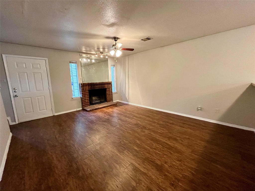 1841 River Crossing Cir - Photo 2