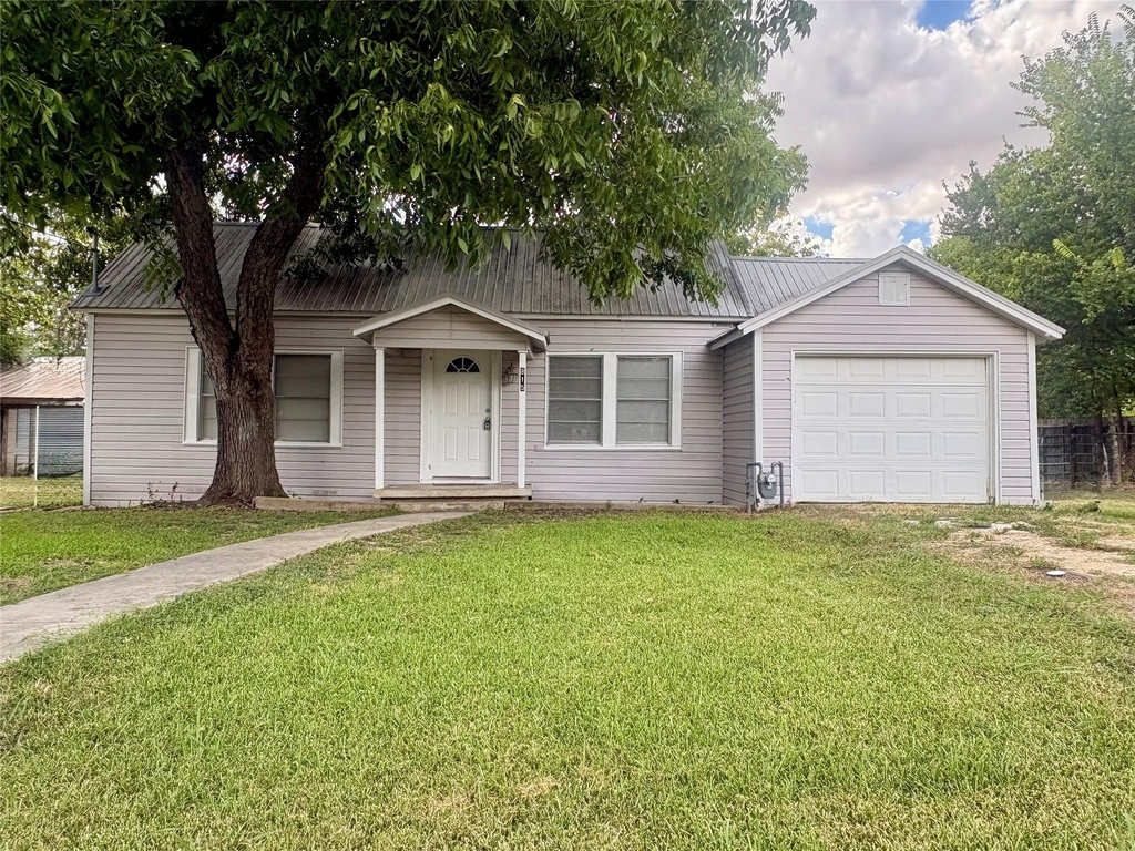 815 Lizzie St - Photo 0