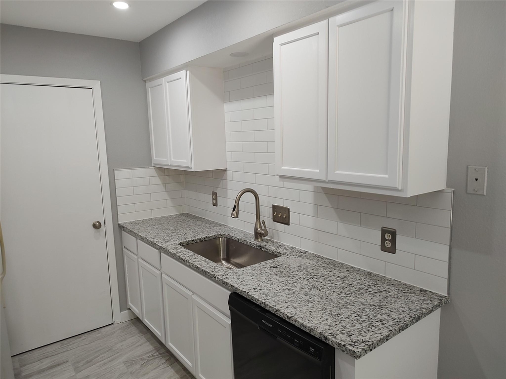 2005 Iroquois Ln - Photo 6