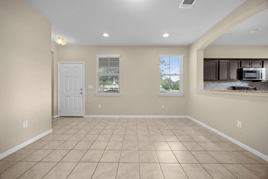2880 Donnell Dr - Photo 5
