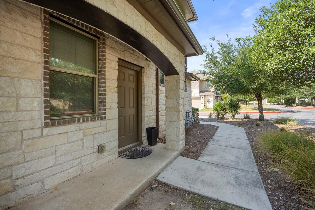 2880 Donnell Dr - Photo 1