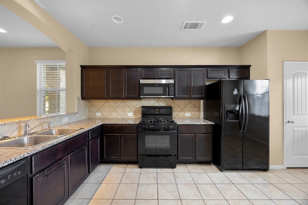 2880 Donnell Dr - Photo 8
