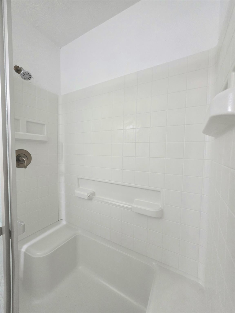 15208 Spring Hill Ln - Photo 13