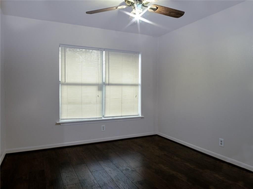 1107 Delano St - Photo 6