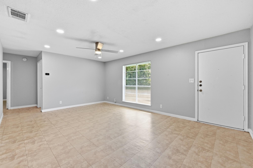 2712 Saint Edwards Cir - Photo 5