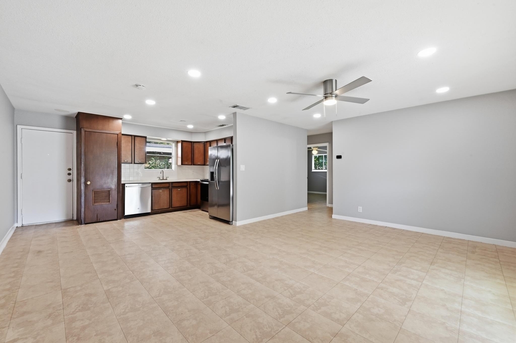 2712 Saint Edwards Cir - Photo 4