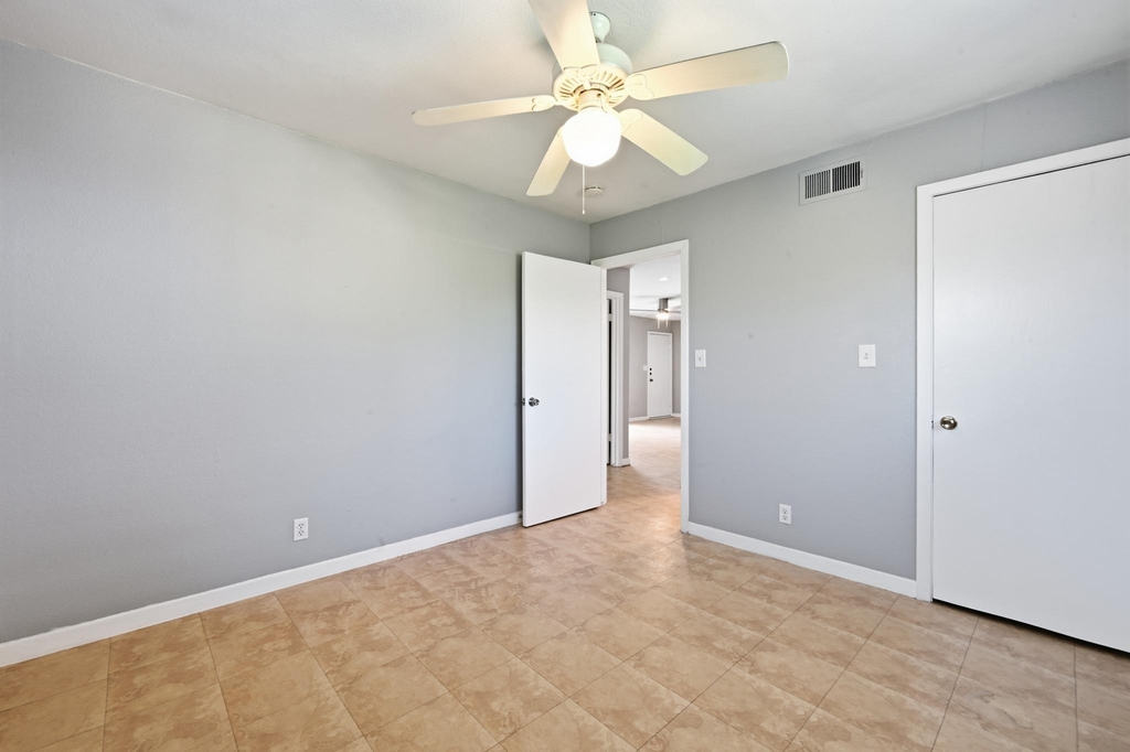 2712 Saint Edwards Cir - Photo 13