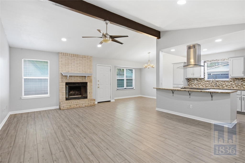 401 Oakridge Pass - Photo 1