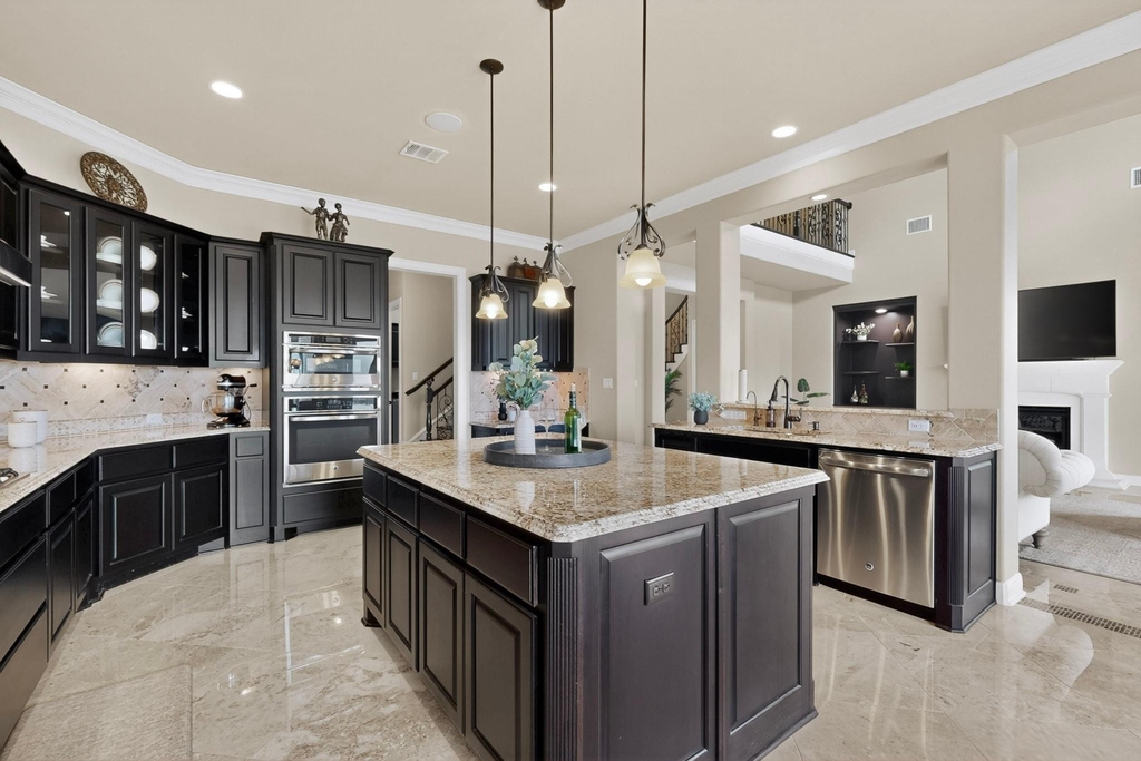 1905 Leaders Ln - Photo 10