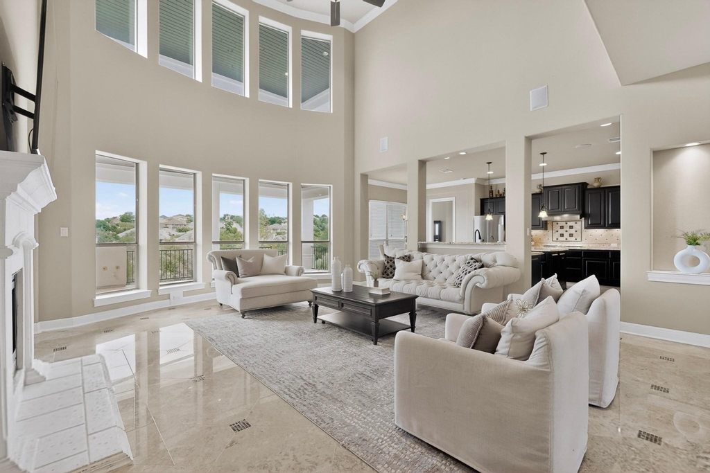 1905 Leaders Ln - Photo 6