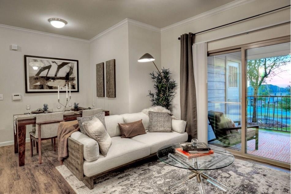 1200 Estancia Pkwy - Photo 2