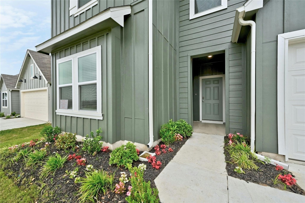 313 Merriman Rd - Photo 2