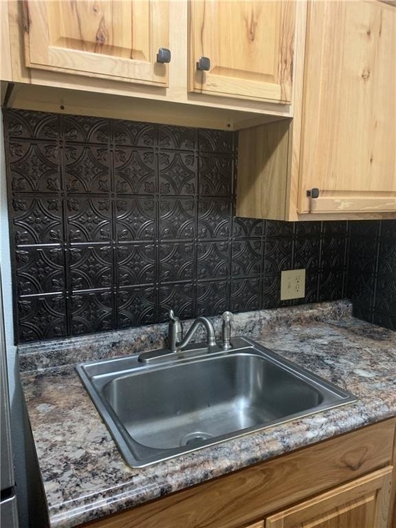 1111 W 10th St - Photo 6