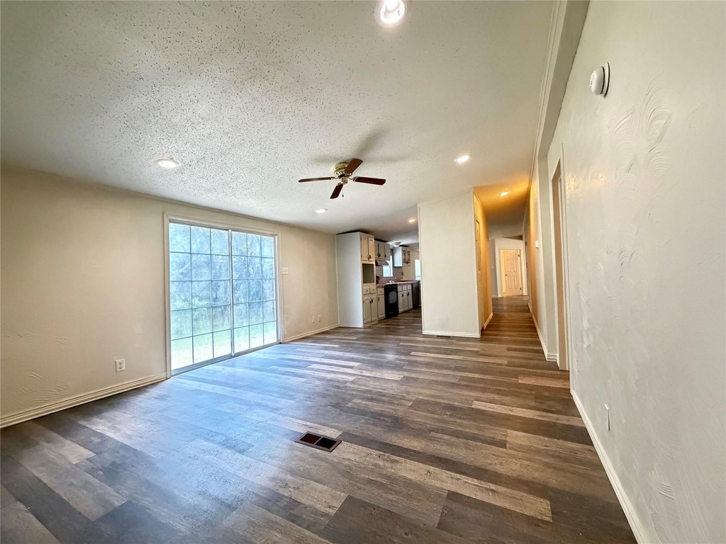 372 County Road 4450 - Photo 3