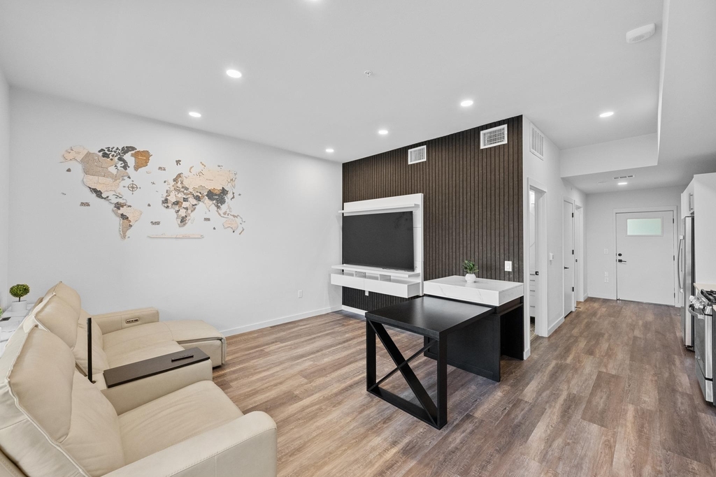 4004 Banister Ln - Photo 8