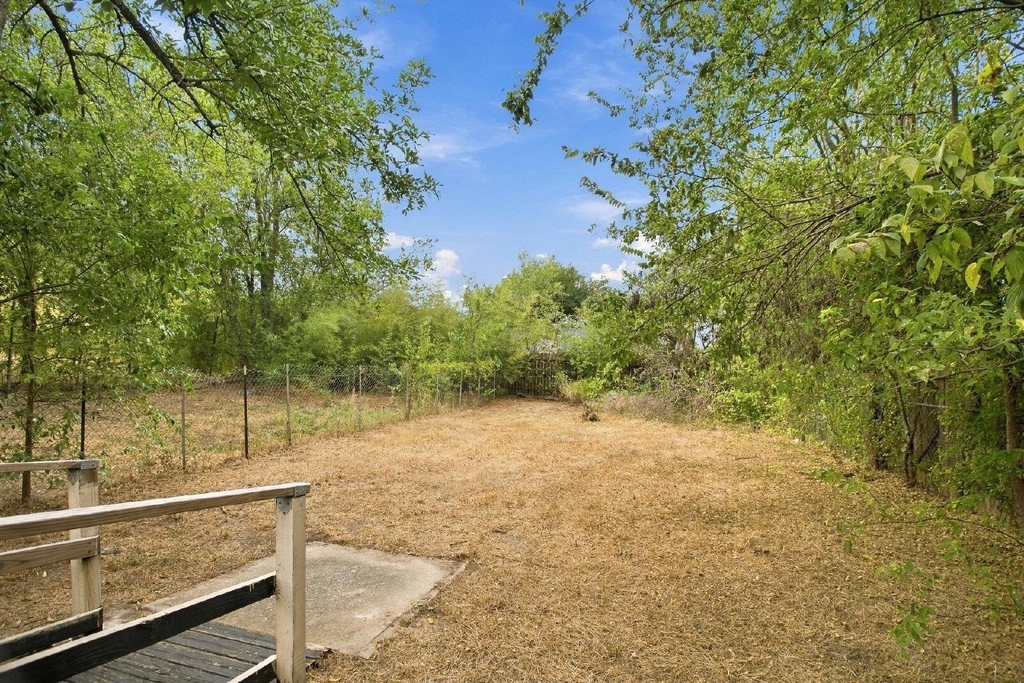 415 Thelma Dr - Photo 15