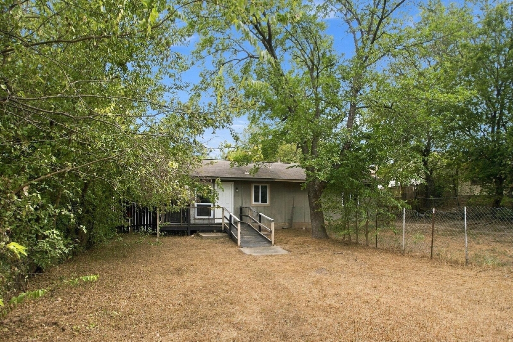 415 Thelma Dr - Photo 14