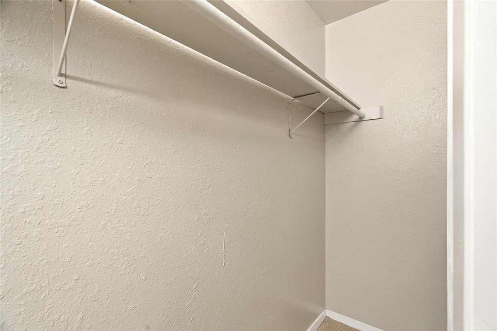 415 Thelma Dr - Photo 13