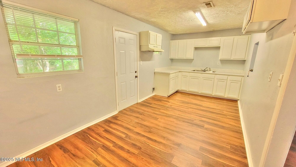 9348 Culpeper Avenue - Photo 8